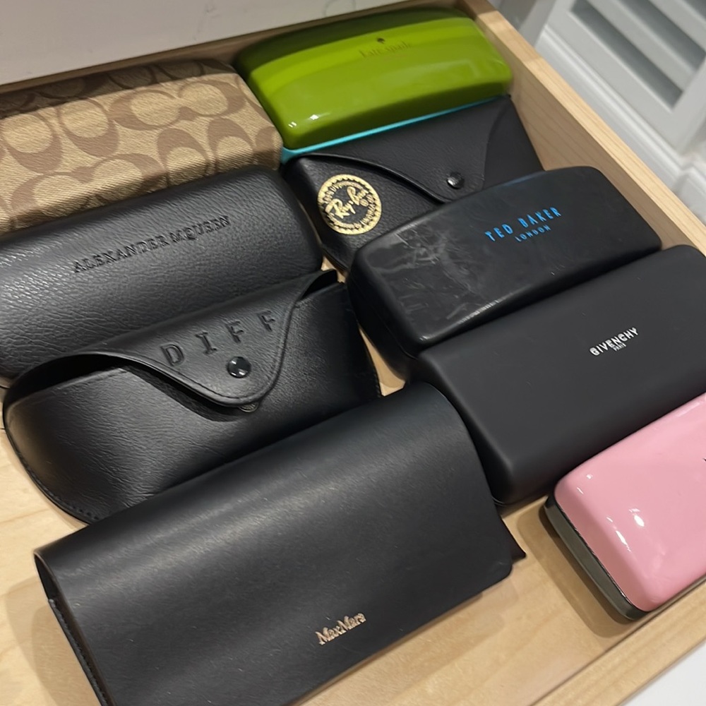 Sunglasses Cases! All named brands. 🕶️